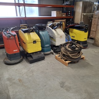 6x Schrobzuigmachine Karcher, Numatic, Tennant en Hako