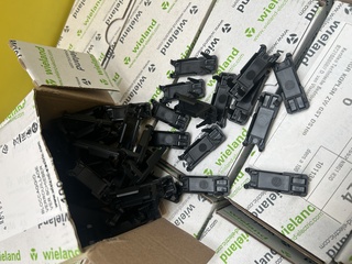 ca. 1400x Vergrendelingschuif Wieland