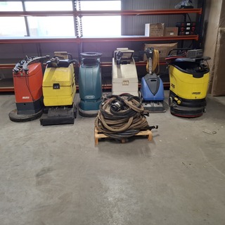 6x Schrobzuigmachine Karcher, Numatic, Tennant en Hako