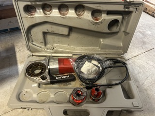 Draadsnijmachine met 2 draadsnijkoppen Ridgid, Model 600