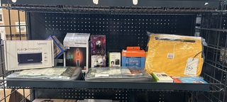 14x Elektronica en diverse artikelen w.o. lavalamp, discobal W.o. Inno