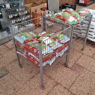 Ca. 18x Gazonmeststof, Compo