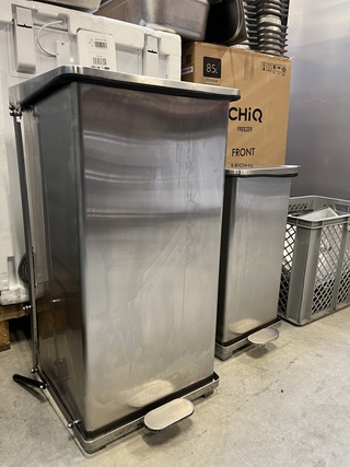 2x Rvs horeca prullenbak