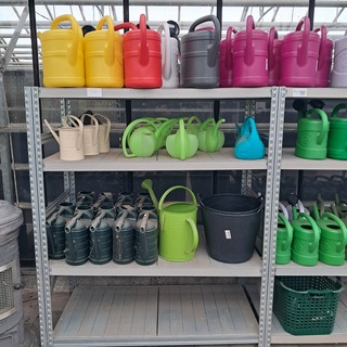 Partij gieters o.a. Geli