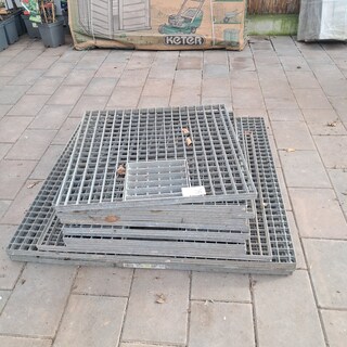 Ca. 13x Afdekrooster