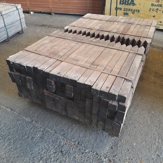 Ca. 252x Hardhouten paal, 5 x 5 x 75 cm