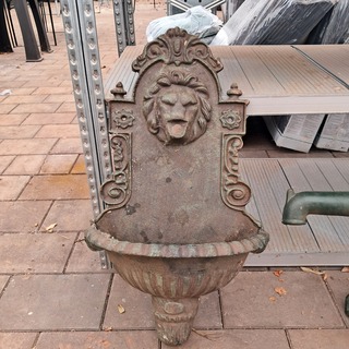 Decoratieve waterpomp met opvangbak