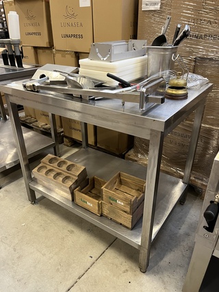 Rvs werktafel 100x70x89 cm