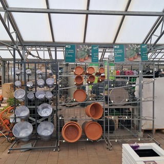 3x Verrijdbare stelling met inhoud