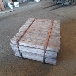 Ca. 126x Hardhouten paal, 5 x 5 x 75 cm