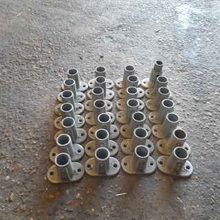 Ca. 28x Buiskoppeling ovale voetplaat, Ø 42,4 mm