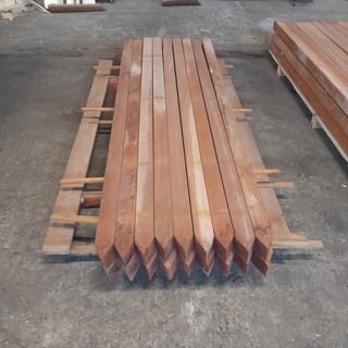 Ca. 18x Hardhouten paal, 6,8 x 6,8 x 200 cm