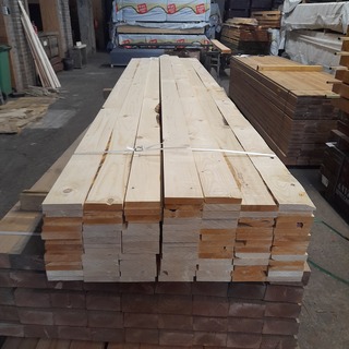 Ca. 93x Vuren lat geschaafd, 1,8 x 9,5 x 300 cm