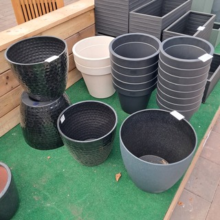 Ca. 19x Kunststof/ metalen bloempot, O.a. Geli