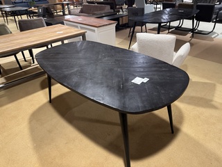 Eettafel, zwart