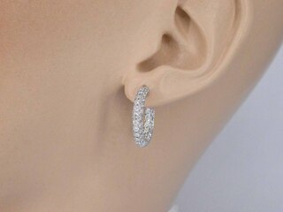 Witgouden oorbellen met briljant geslepen diamanten