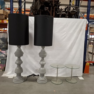 2x Vloerlamp met 2x bijzettafel