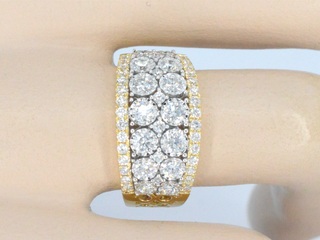 Gouden pavering met diamanten