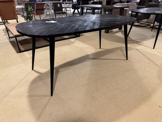 Eettafel, zwart