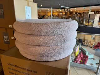 Poef Home bound by KY, Feline, roze