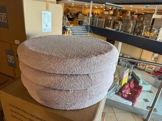 Poef Home bound by KY, Feline, roze