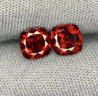 2x Natuurlijke Rhodolite Garnet | Totaal 5.40ct, Rood