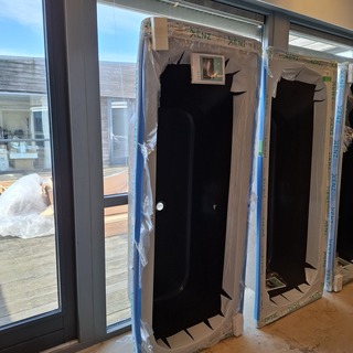 Ligbad Xenz, Aruba, ebony