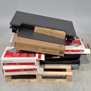 4x Bureauverhoger en 5x voetensteun, O.a Office Depot