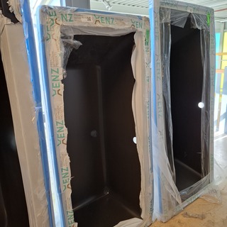 Ligbad Xenz, Krista, ebony