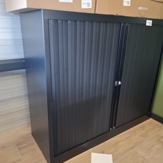 Jaloezie kast mat zwart