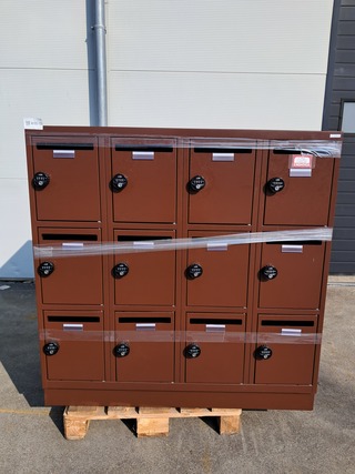 (NS materiaal) 2x 12-deurs lockerkast, Olssen