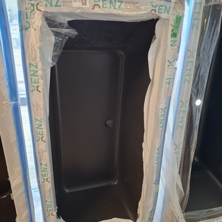 Ligbad Xenz, Krista, ebony