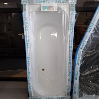 Ligbad Xenz, Dominica, wit