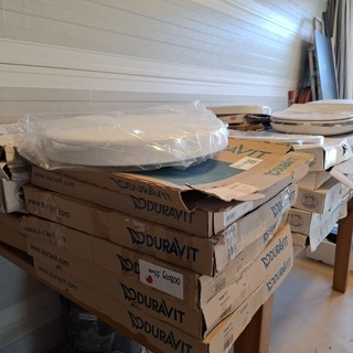 ca. 12x Toiletzitting/deksel o.a. 6x Duravit