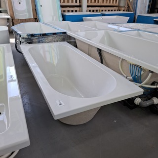 Ligbad Sanindusa, Urby, glans wit