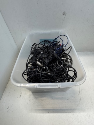 Bak Audio bekabeling