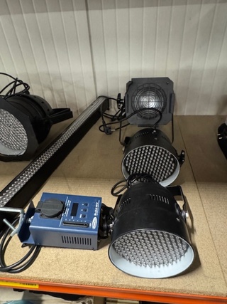 9x LED Par spot, dimmer pack en LED rail SEuroLite en Showtec