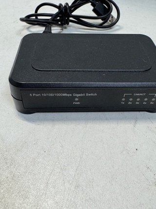 3x Switch O.a.: Netgear en TP-link, TL-SG116 en GS108