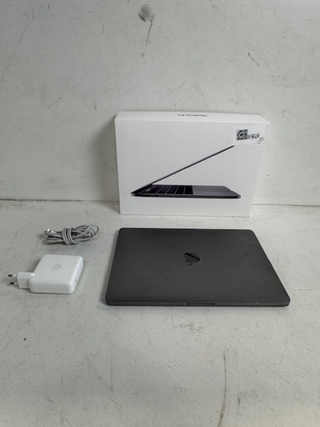 MacBook Pro Apple, A1989, space grey