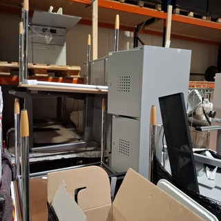 Grote partij diverse bedrijfsinventaris