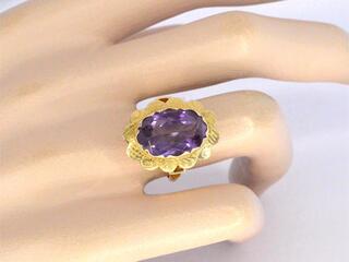 Gouden ring met een natuurlijke amethist