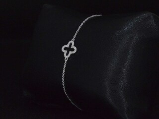 Witgouden armband met diamant