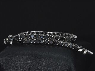 Witgouden armband met 16.00 carat zwarte (enhanced) Briljant geslepen