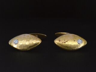 Gouden handgemaakte manchetknopen met diamanten