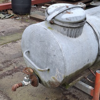 Watertank met transportbok