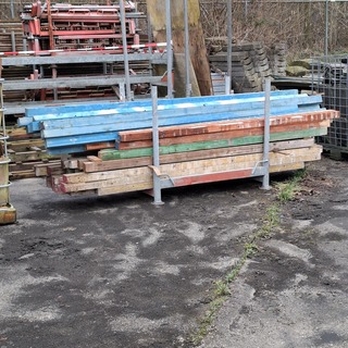 Partij metselprofielen in transportbok