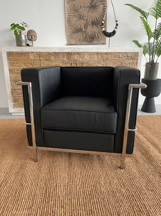 Corbusier LC2 fauteuil in echt zwart leer, Zwart / Chroom
