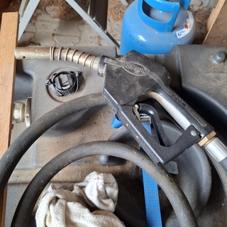 Kunststof dieseltank met vulpistool Renson, bouwjaar 2021