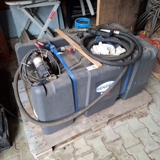 Kunststof dieseltank met vulpistool Renson, bouwjaar 2021