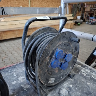 2x Kabelhaspel 230V